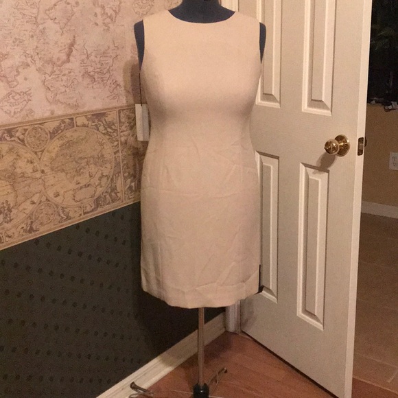 Dress - Picture 6 of 6